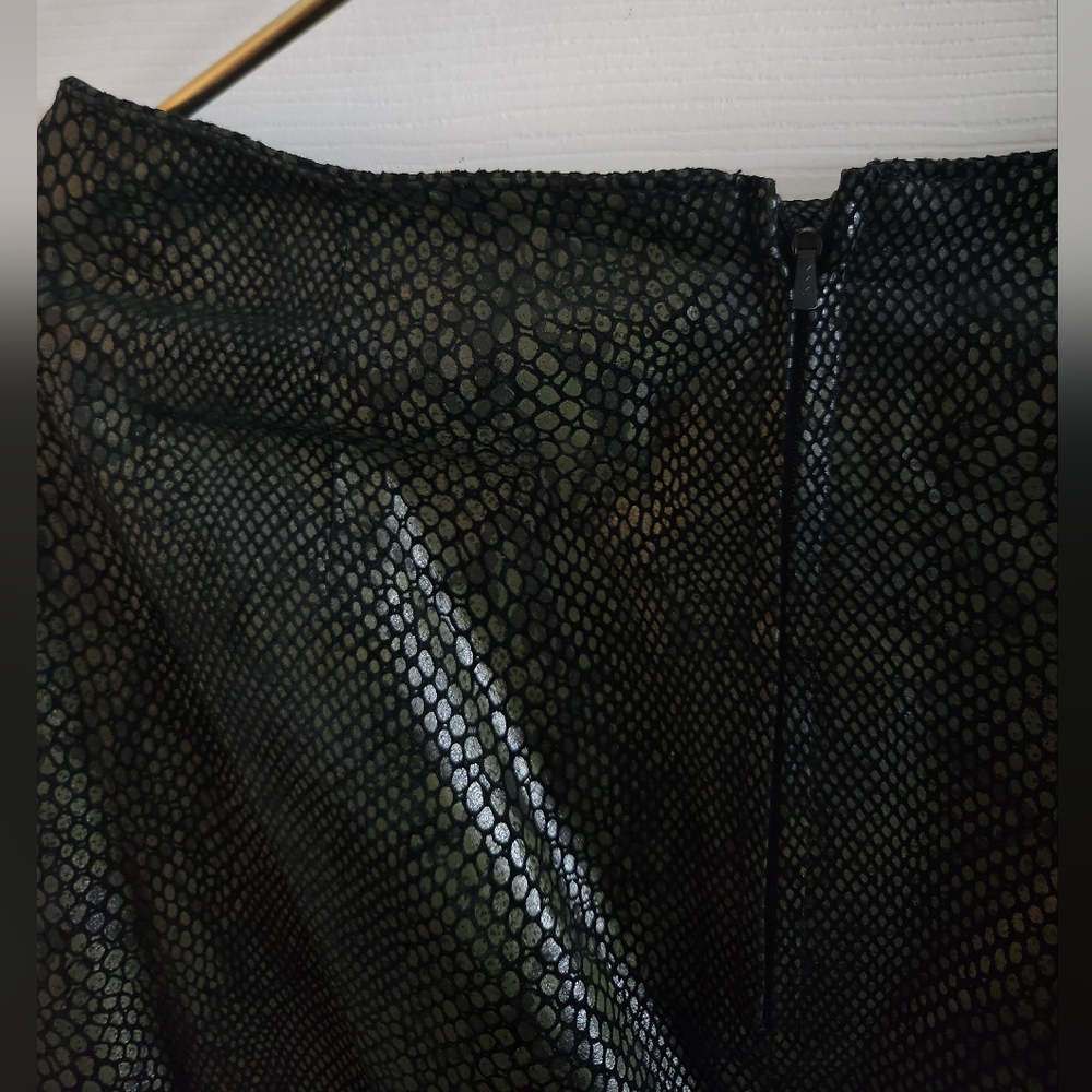 Danier Metallic Textured Black and Olive Two-Piece Skirt Set - Picture 15 of 16